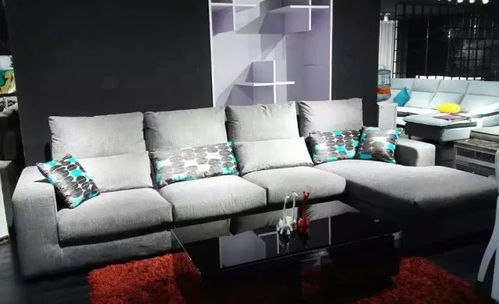 新郎霸气入场，坐300多斤实木沙发，彰显非凡风采