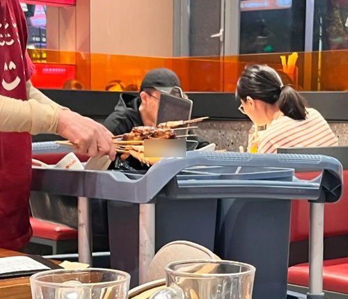 儿子在校一餐花8元妈妈心疼落泪