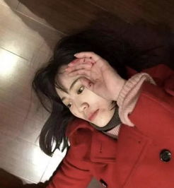王宝强带女友冯清深夜聚餐