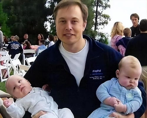 马斯克不断被儿子打脑袋