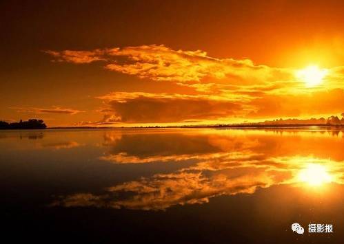 女子爱看日出日落 双眼被“晒伤”