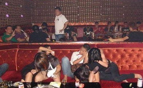 17名男女KTV聚众吸毒被一锅端
