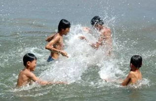 3名小孩溺水民众用渔网捞？假