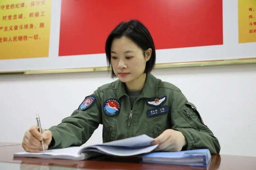 阅兵最帅女机长 是她